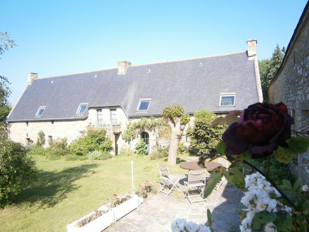 Les Chaumieres De Kerimel Bed & Breakfast Ploemel Exterior photo