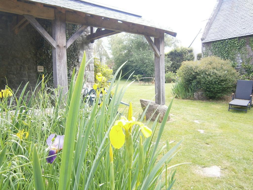 Les Chaumieres De Kerimel Bed & Breakfast Ploemel Exterior photo